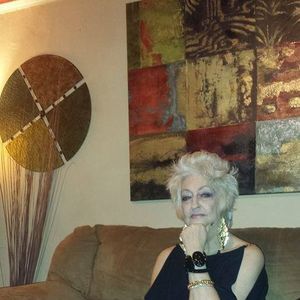 Meet your Posher, Elaine